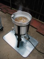 Turkey Frying 002.JPG