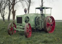 Mogul_tractor_12-25_sn_F_1639_at_science_museum_-_1982-976.jpg