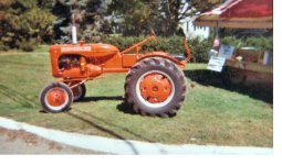 509912-Allis Chalmers Tractor resized.jpg