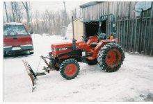 390871-Kioti Tractor.jpg