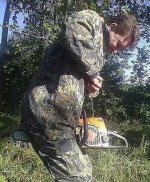 how to start a chainsaw.jpg