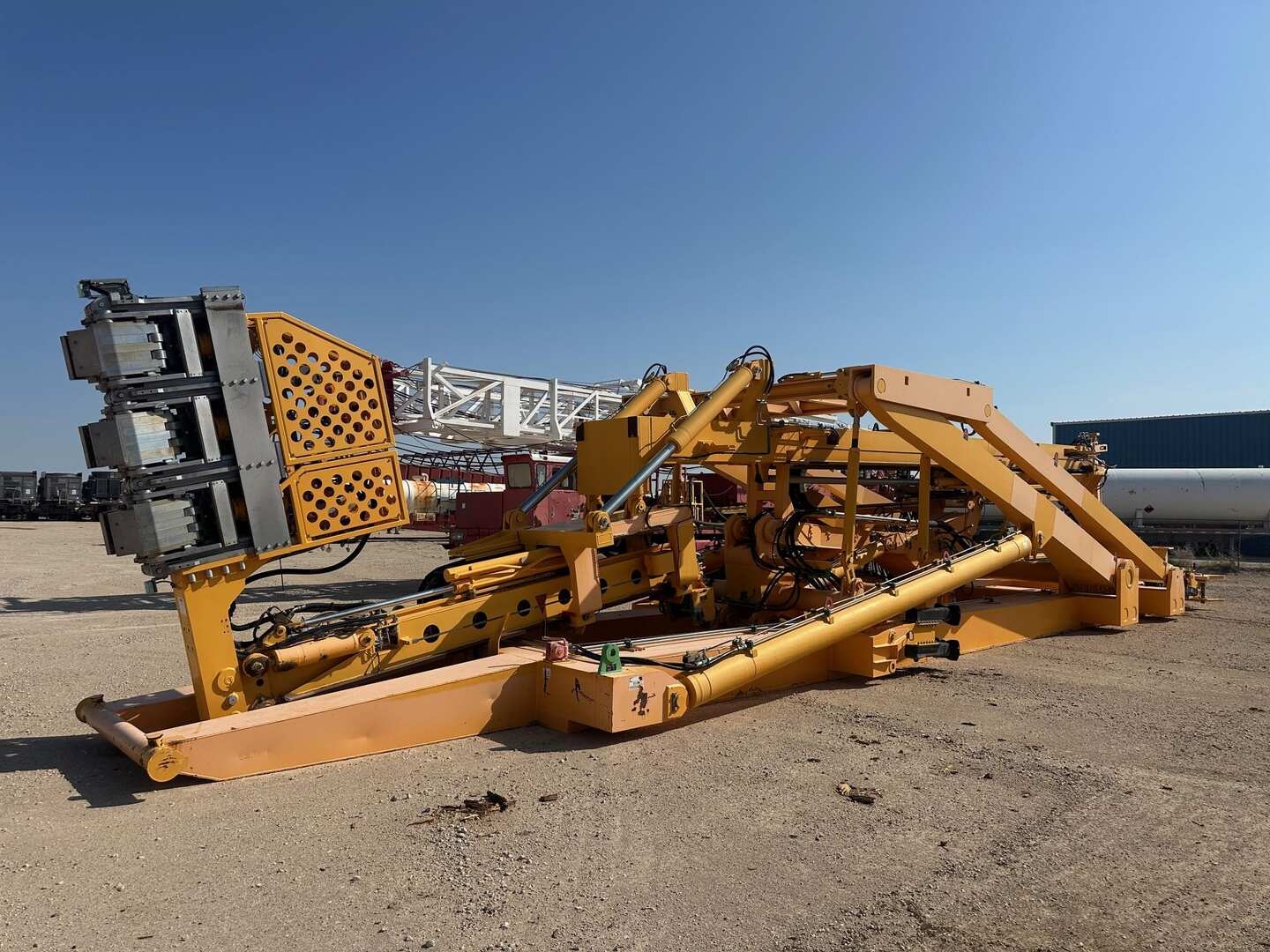 BAUER ATD-750 VERTICAL HYDRAULIC PIPE HANDLER (A58216)