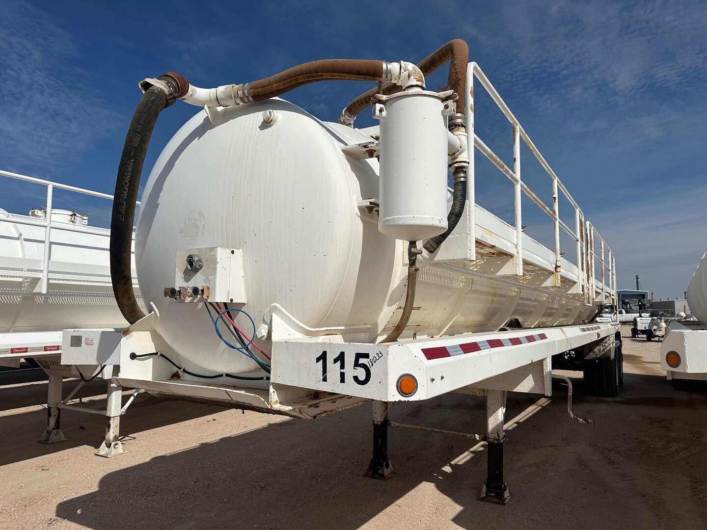 2014 DRAGON PRODUCTS 130BBL VACUUM TRAILER (A53843)