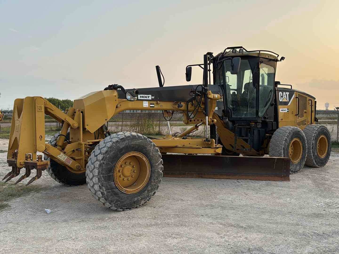 CAT 120M (A47001)