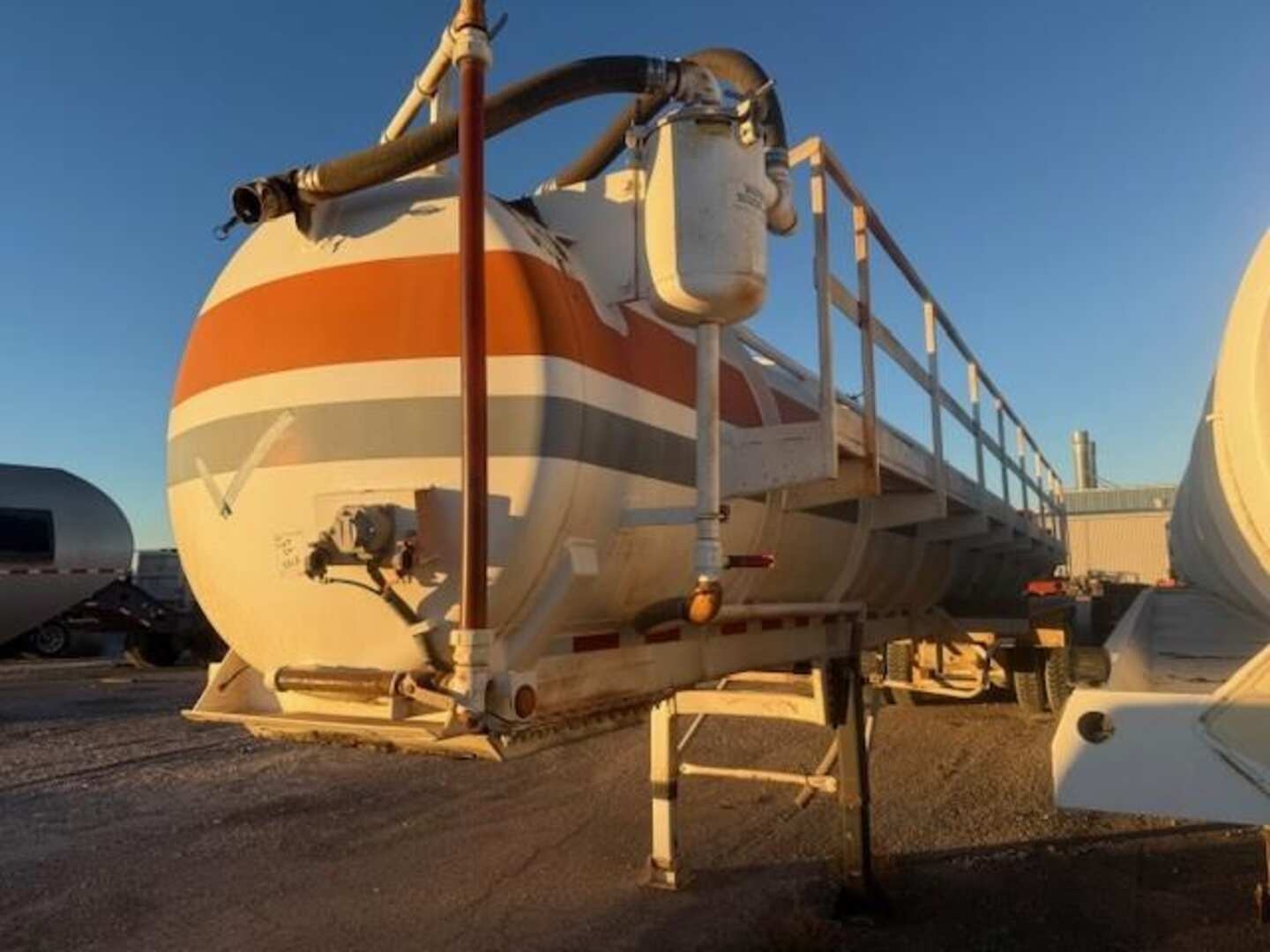 2015 TROXELL 130BBL VACUUM TRAILER (A58214)