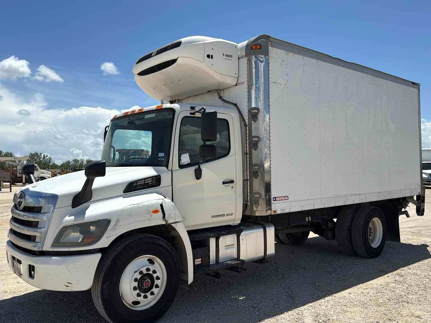 2015 HINO CONVENTIONAL TYPE TRUCK (A52472)
