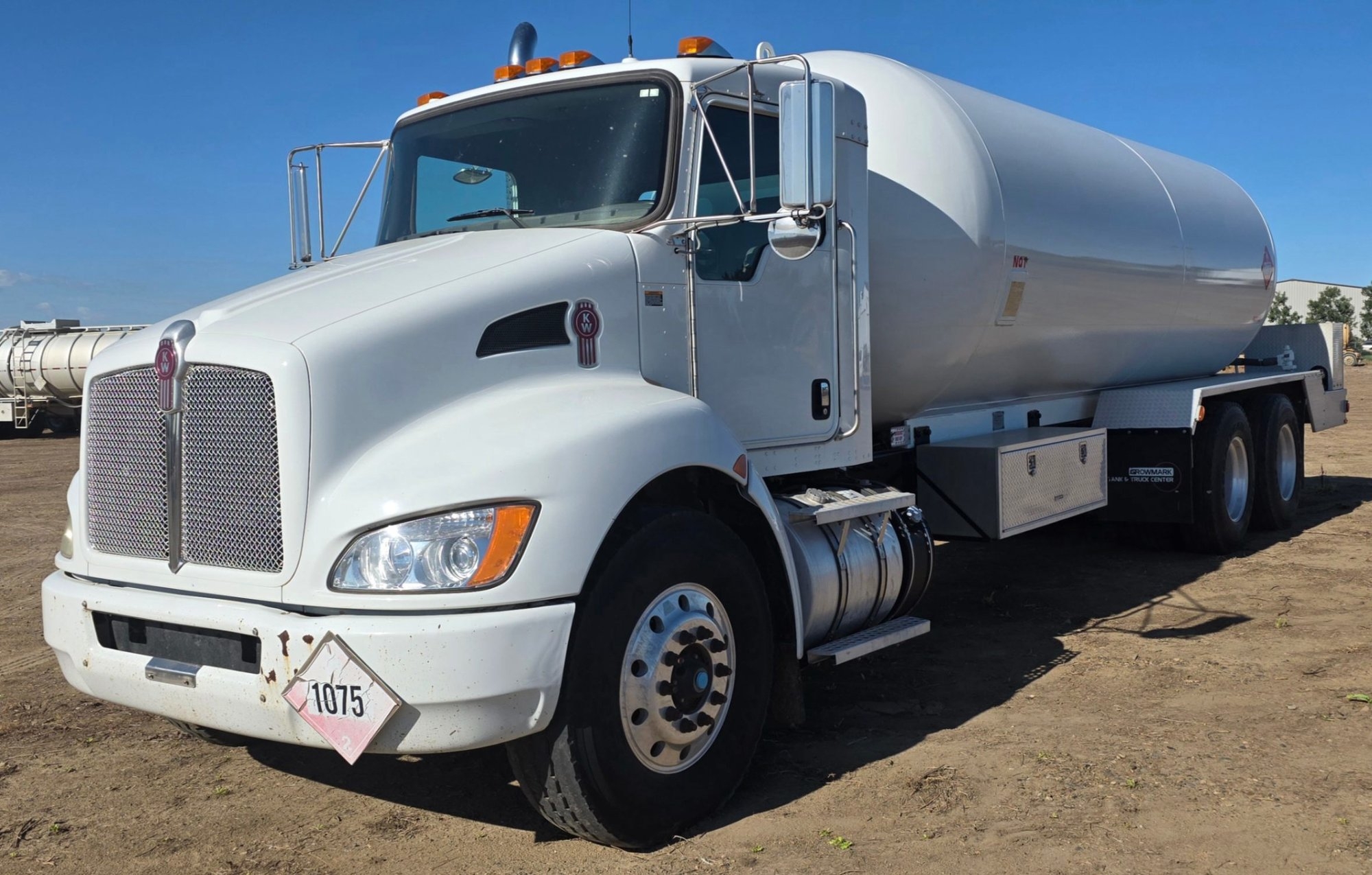 2012 KENWORTH T370 PROPANE TRANSPORTATION TRUCK (A52472)