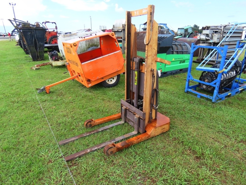 Pallet Jacks (A50121)