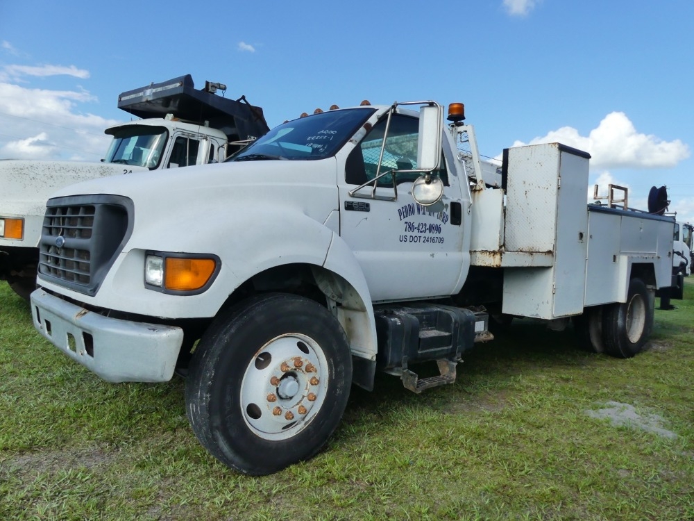 2000 Ford F-650 (A50120)