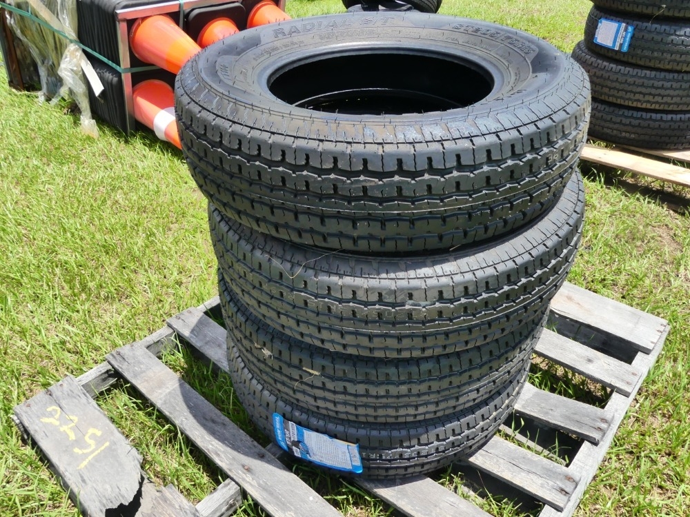 (4) Montreal ST 205/75 R15 Tires (A50121)