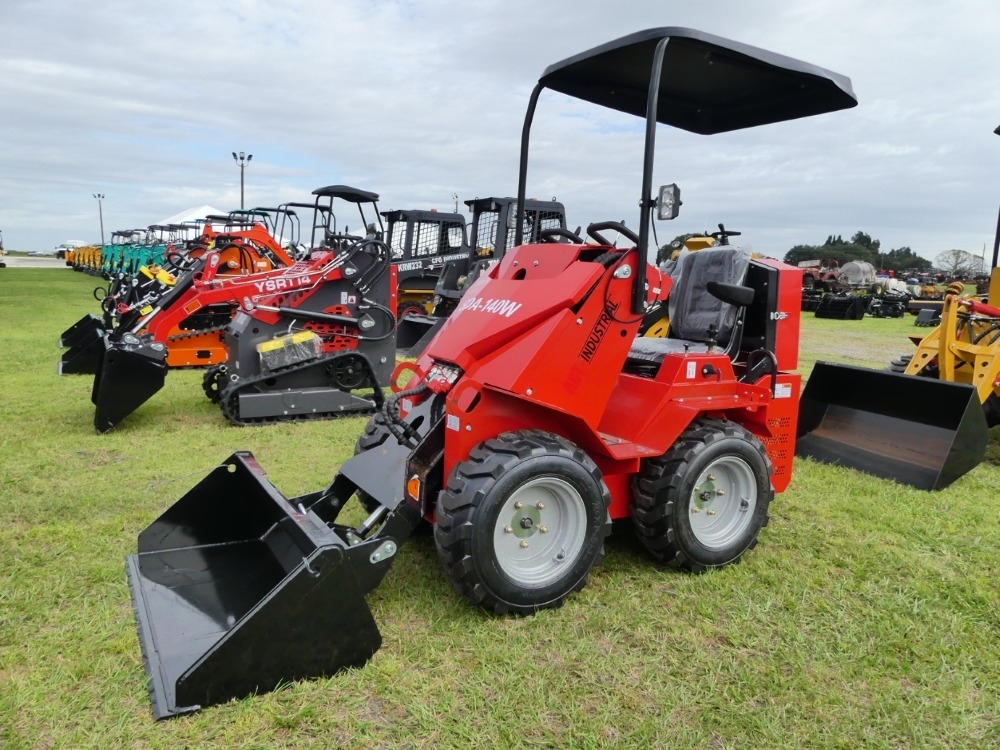 AGT Industrial SDA-140W Mini Skid Steer (A57149)
