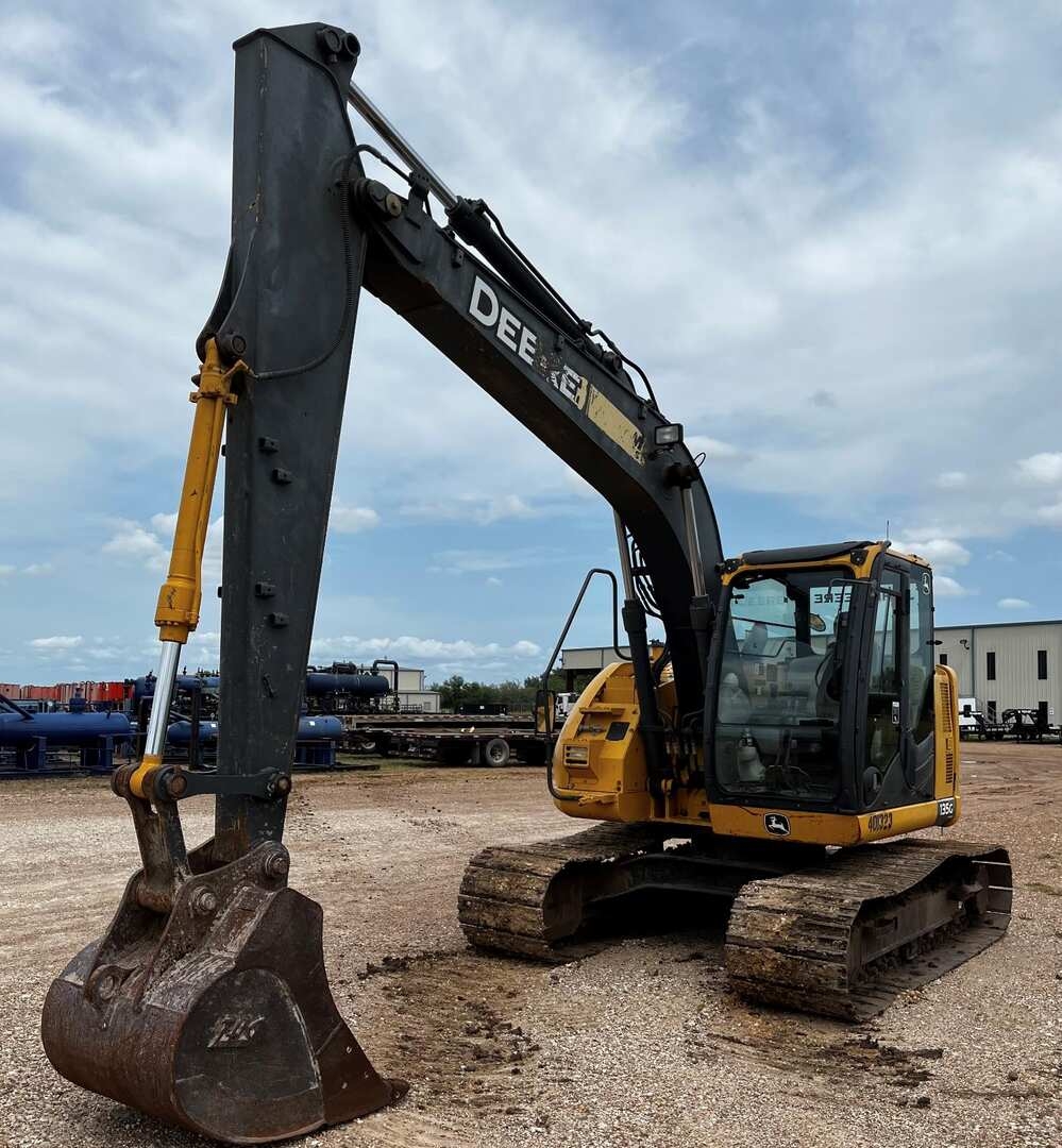 2016 JOHN DEERE 135G (A58214)