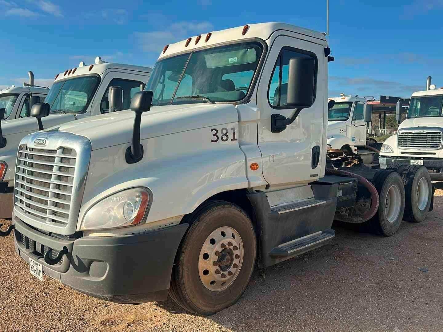 2016 FREIGHTLINER CASCADIA (A58214)