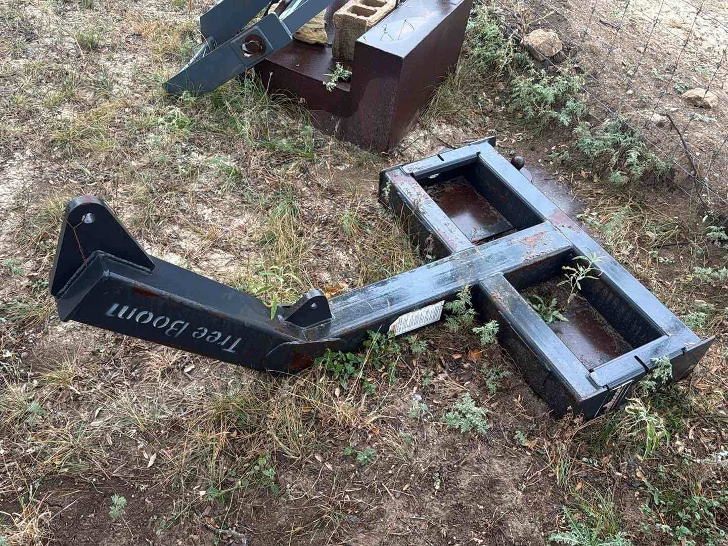 SKID STEER ATTACHMENT PICKER (A58216)