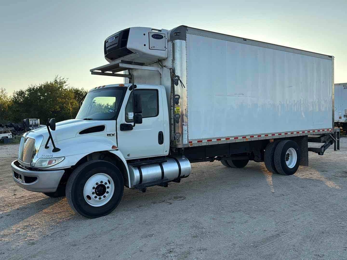2020 INTERNATIONAL MV607 REEFER BOX TRUCK (A55745)