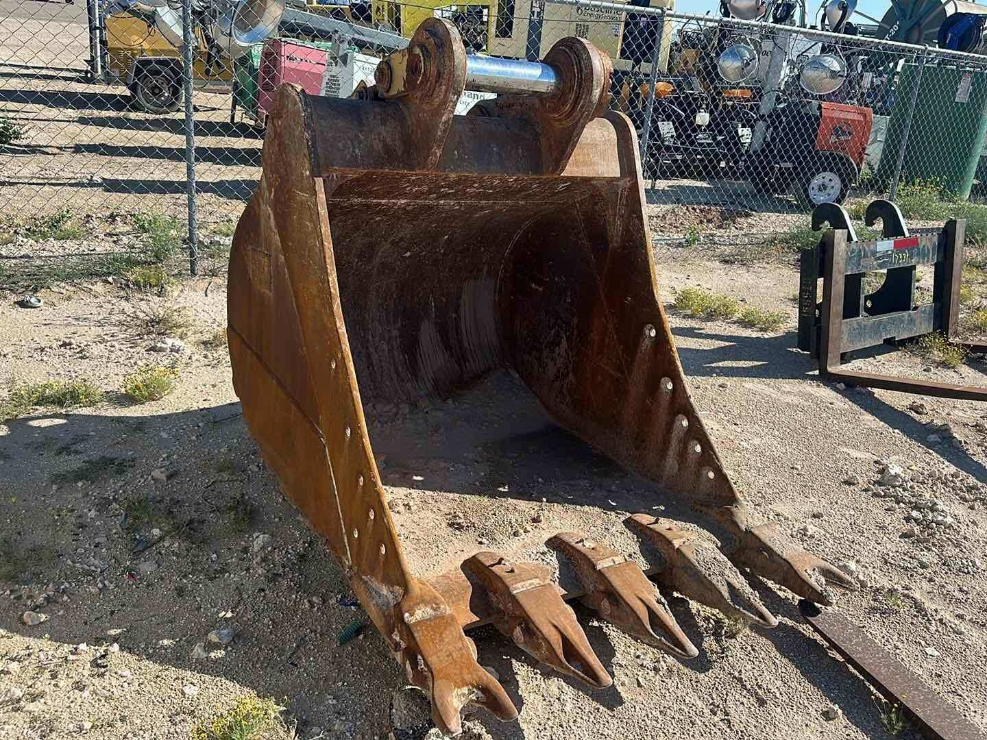 50 CAT 5 TOOTH EXCAVATOR BUCKET (A50854)