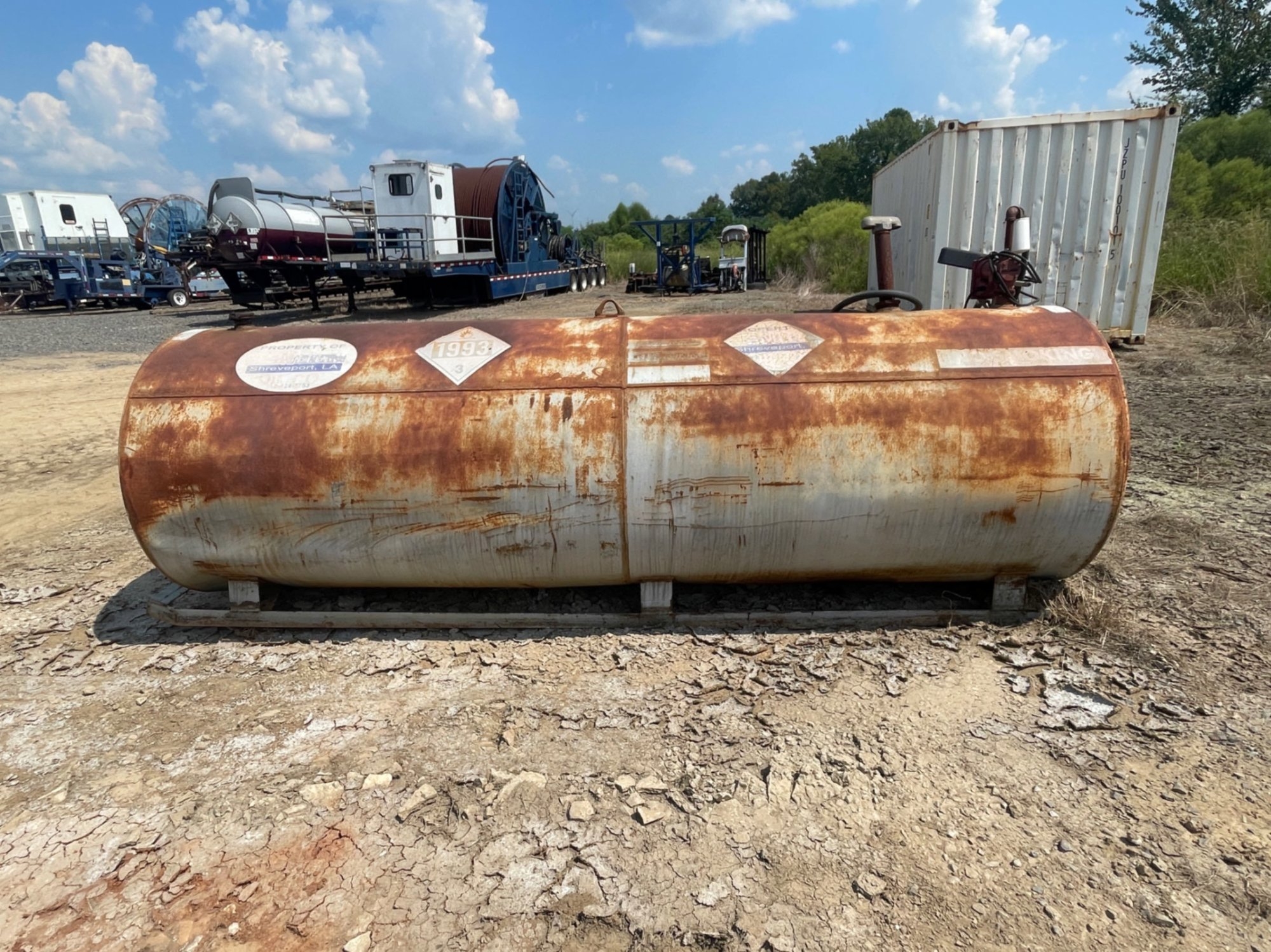 2000 GAL FUEL TANK (A53843)