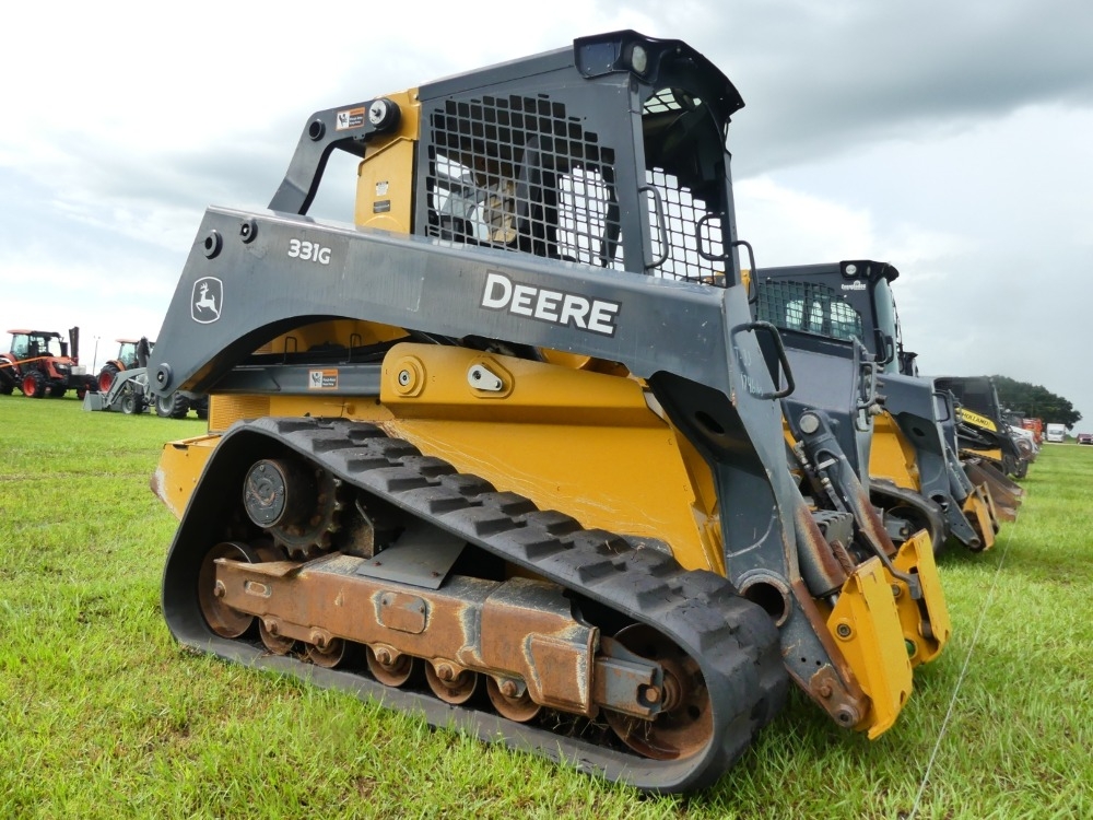 Deere 331G (A50120)