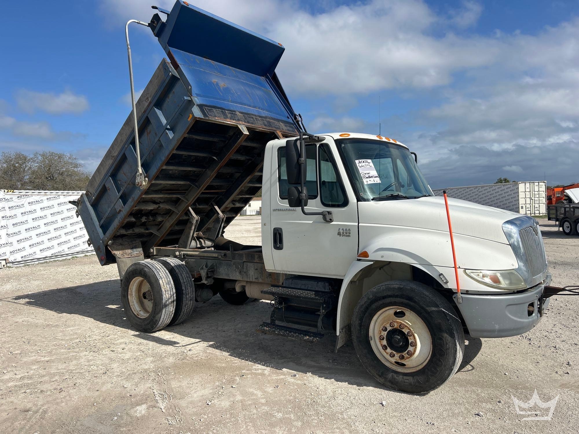 2007 International 4300 S/A Dump Truck (A64556)