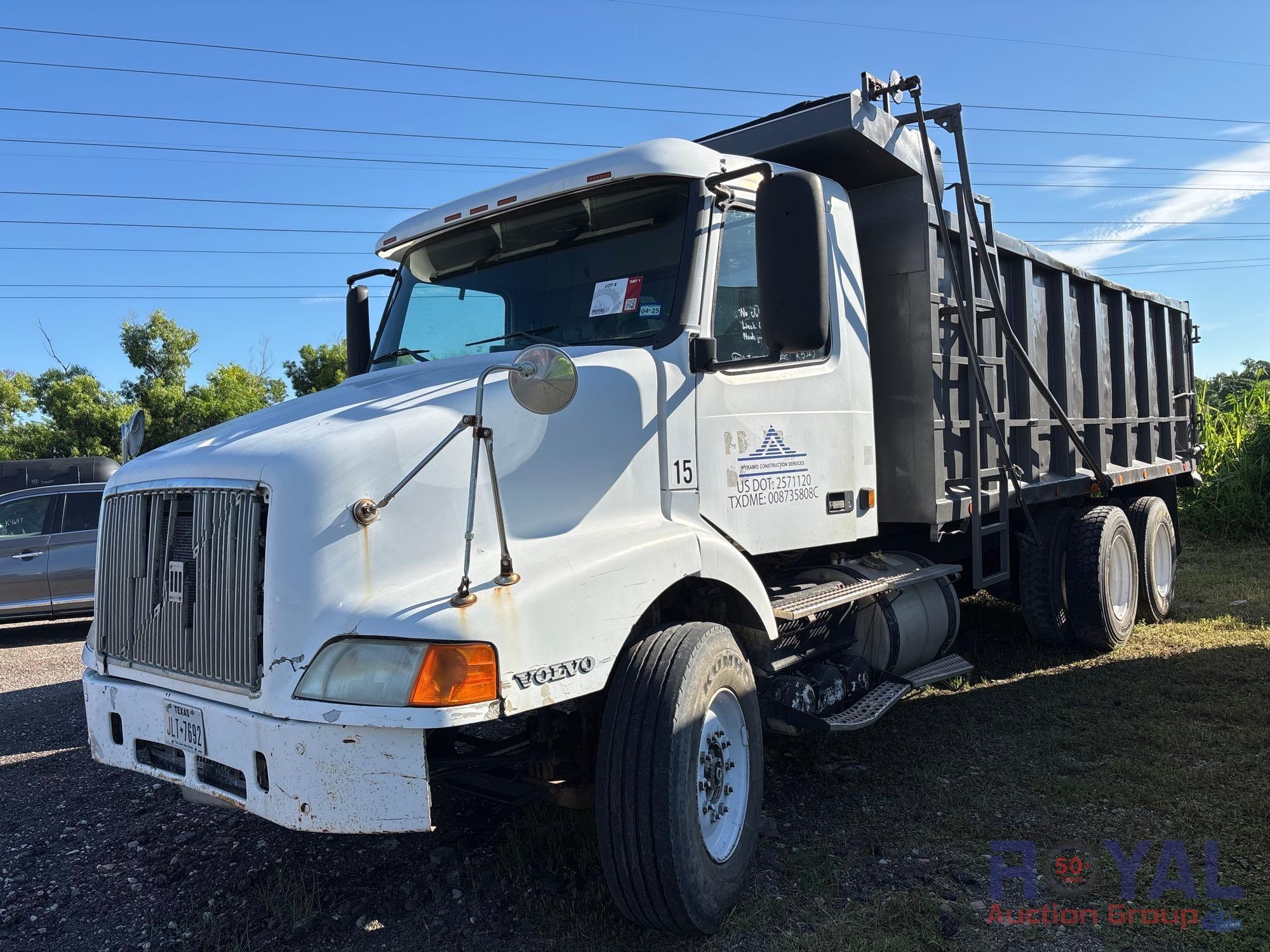 1998 Volvo VN T/A Dump Truck (A55788)