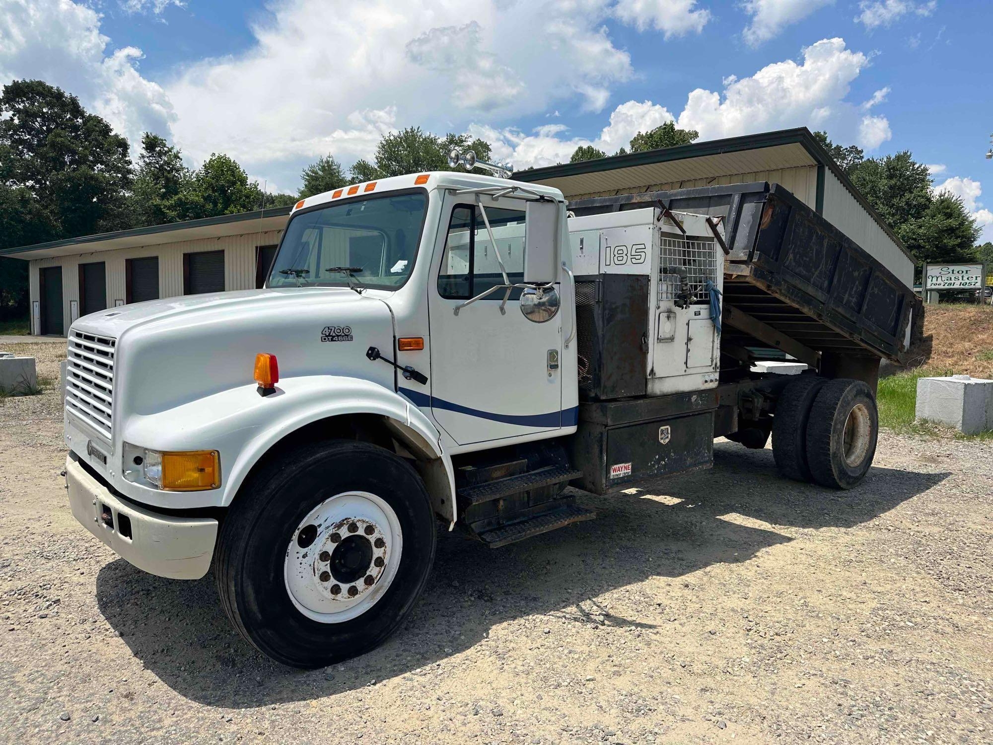 2001 International 4700 Dump Truck with Compressor, VIN # 1HTSCAAN91H363922 (A51572)