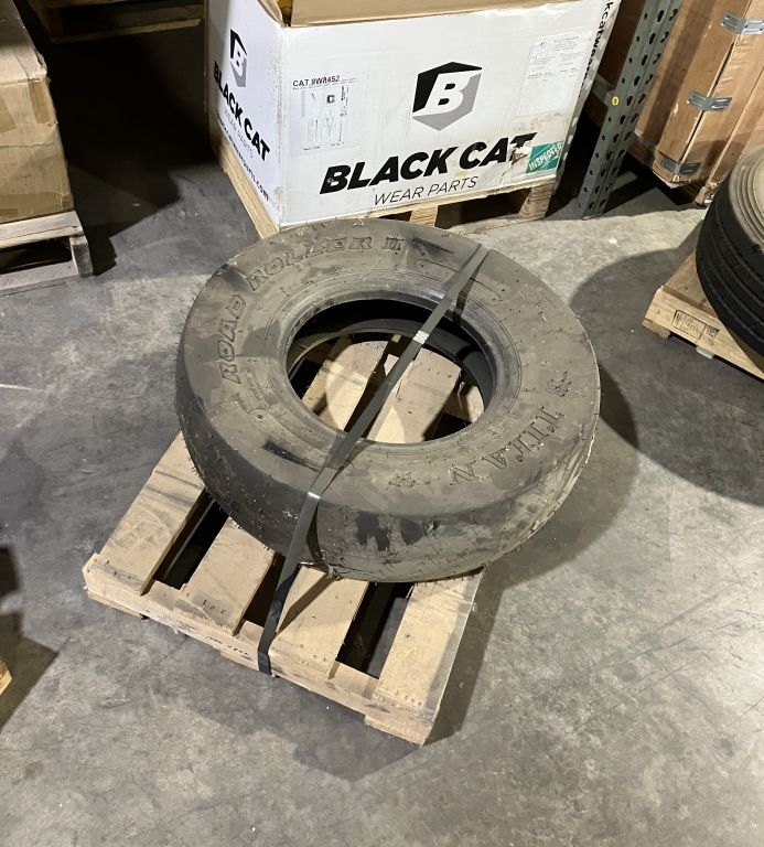 Titan Road Roller II Tire (A42203)