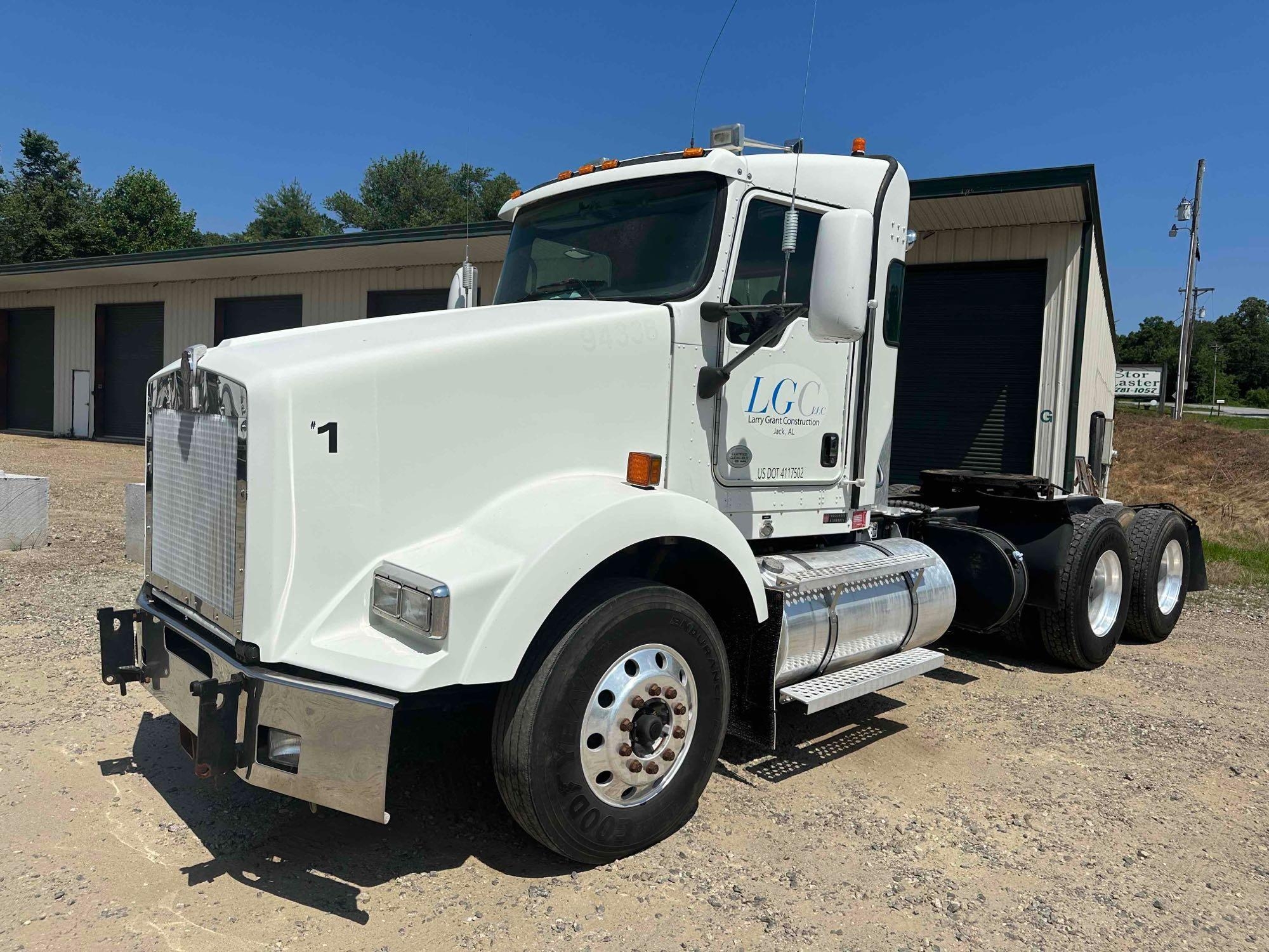 2014 Kenworth T800 Truck, VIN # 1XKDDP9XXEJ300469 (A48836)