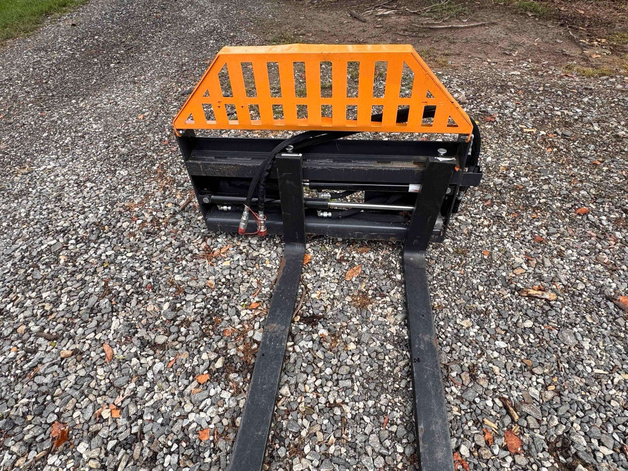 New Wolverine Hydraulic Shift Pallet Forks (A51573)