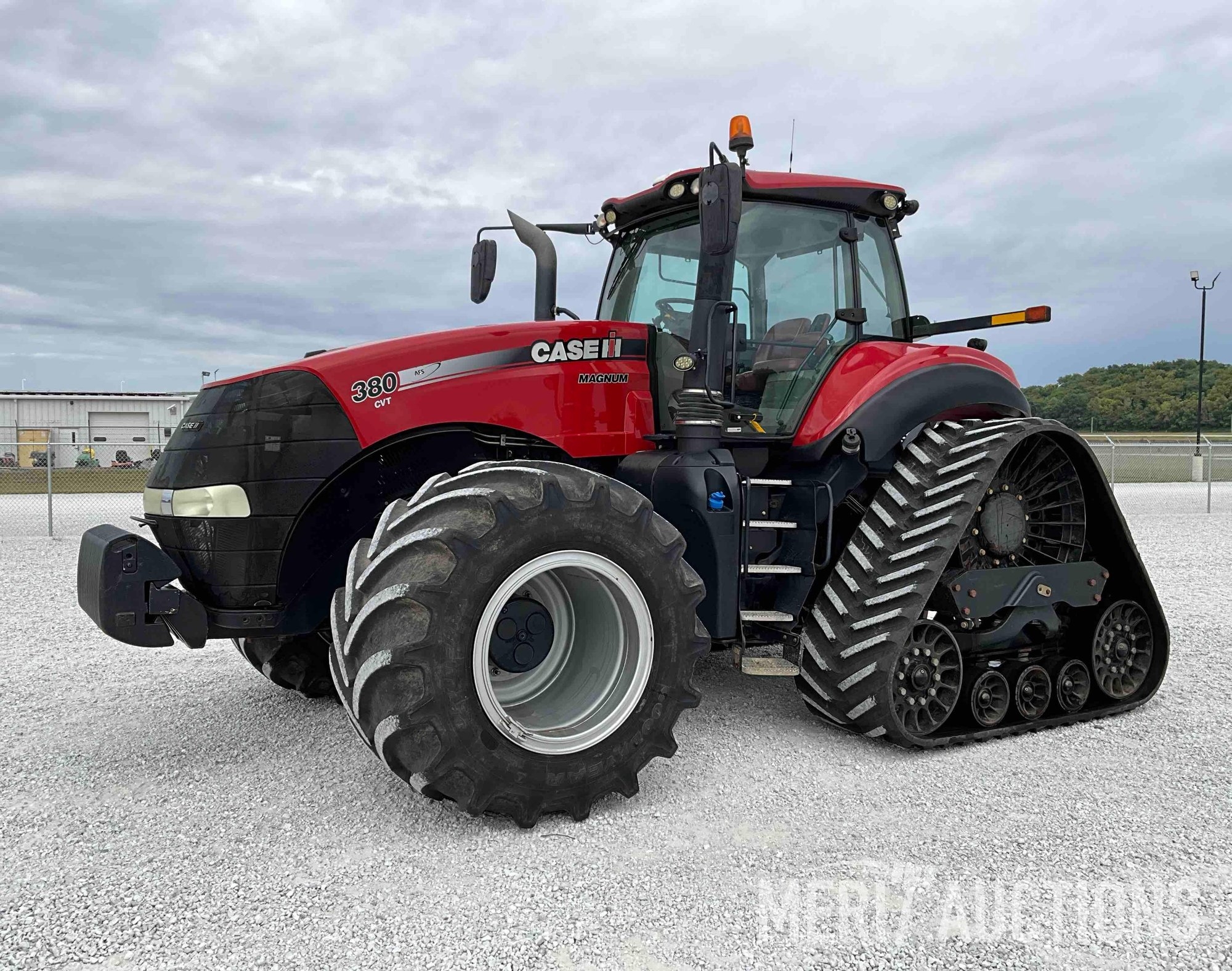 2017 Case IH Magnum 380 ROWTRAC CVT Tractor (A53342)