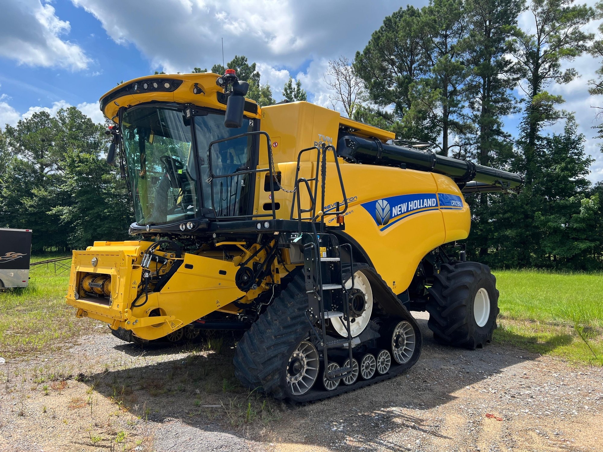 2023 New Holland CR10.90 Combine - 332 Engine Hours - 244 Separator Hours (A52748)