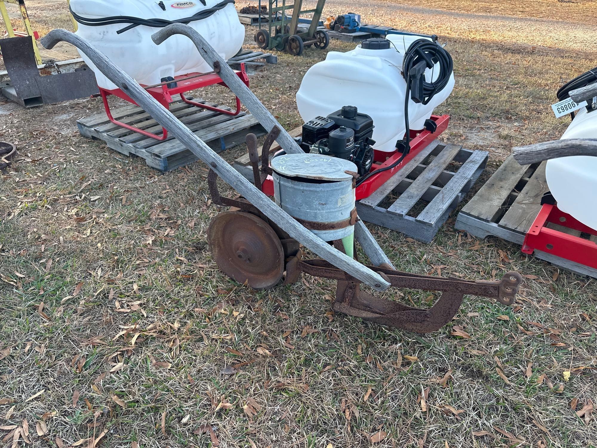 COLE 1R PLANTER (A52708)