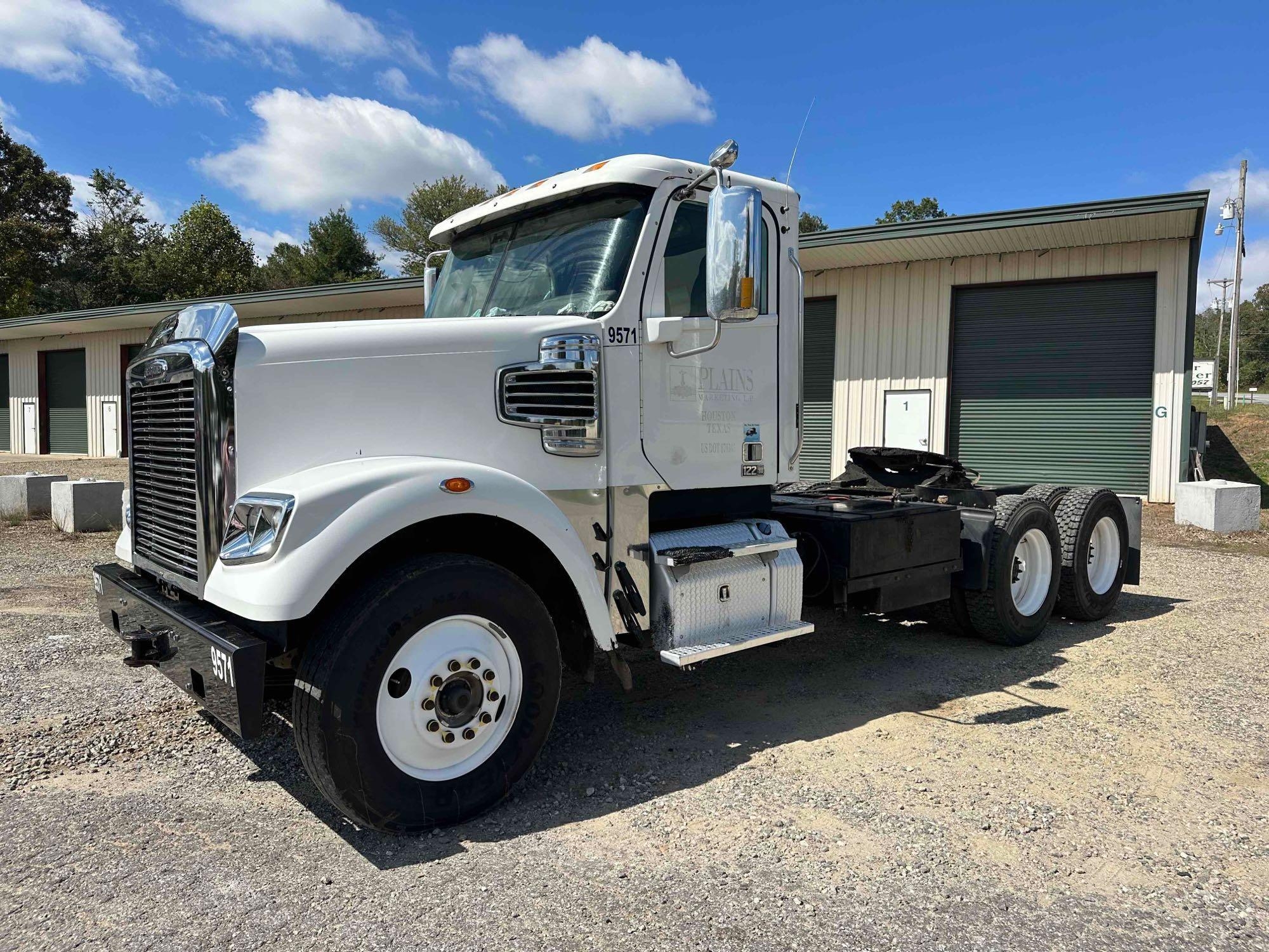 2015 Freightliner 122SD Day Cab Truck, VIN # 3AKJGND68FDGH1824 (A54865)