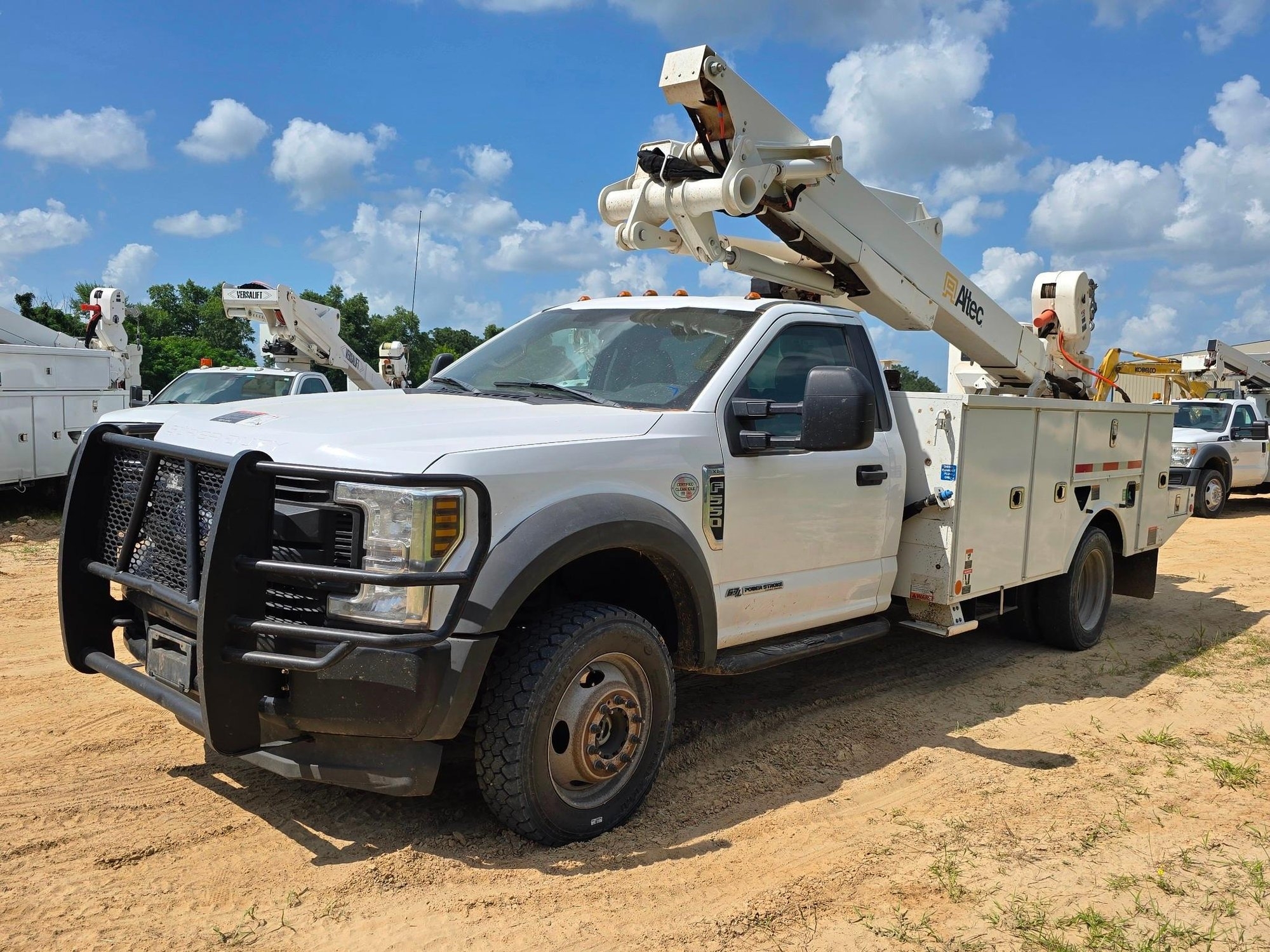 2019 Ford F550 4x4 Bucket Truck with Altec AT41 Boom - 46FT Working Height and Jib Winch (A52128)