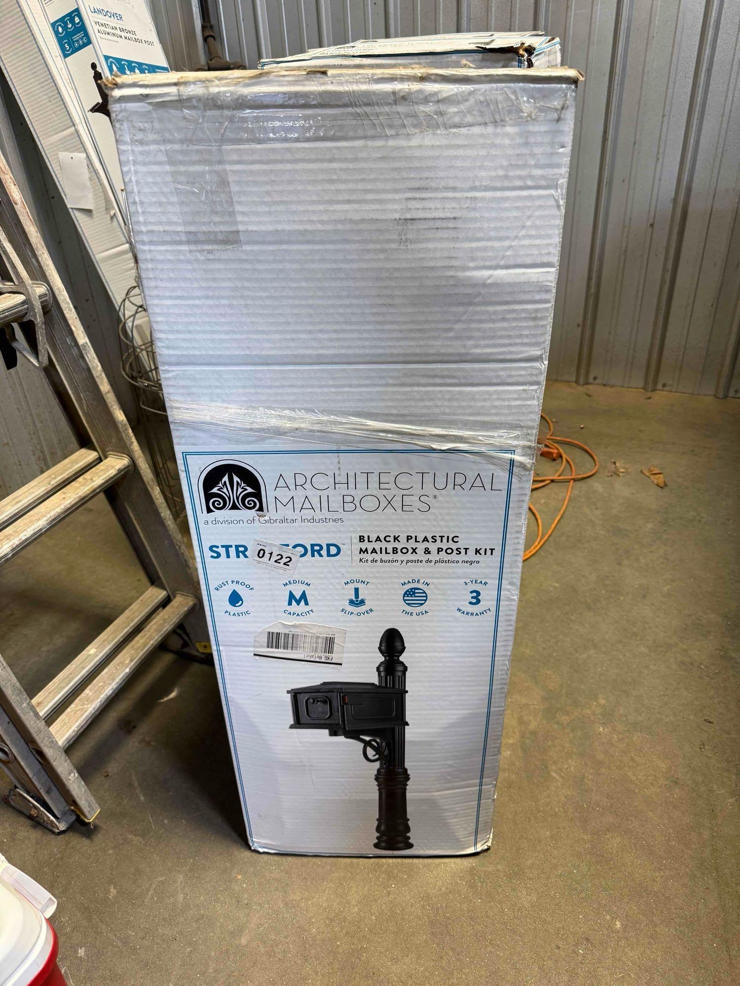 Black Plastic Mailbox and Post Kit (A54865)
