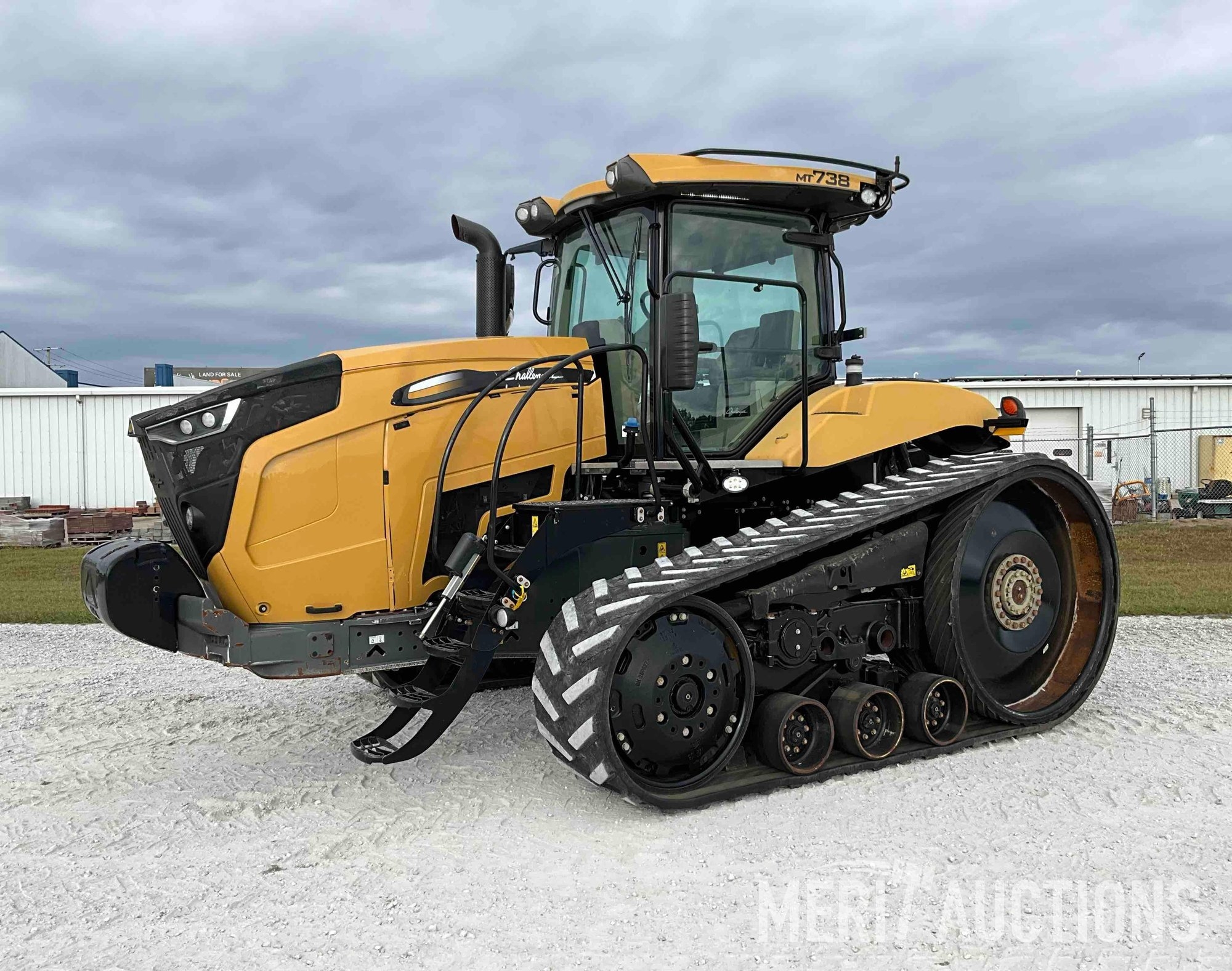 Challenger MT738 (A53342)