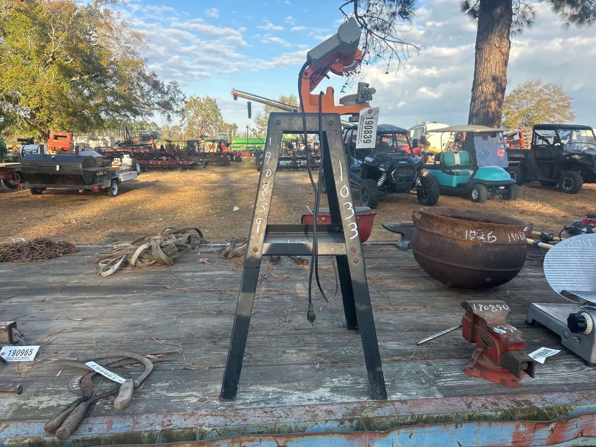 CHAINSAW BENCH GRINDER (A58374)