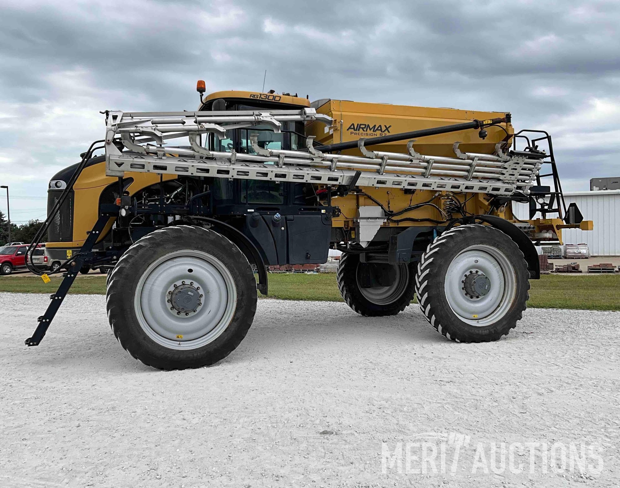 Challenger RoGator RG1300 Spreader (A53342)