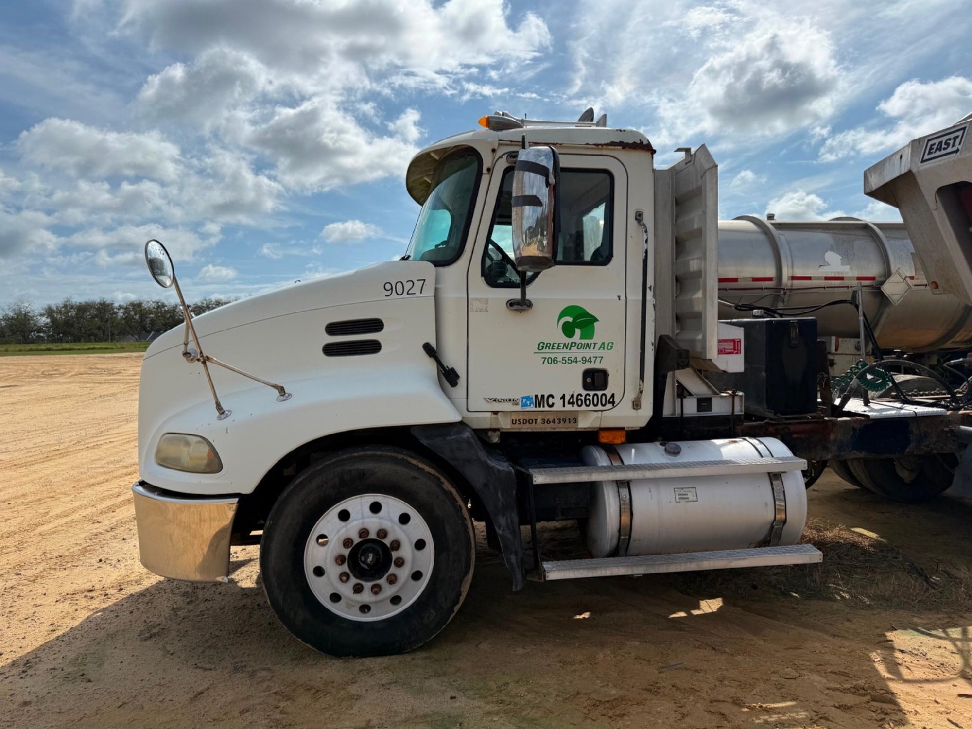 2006 Mac Truck CXN613 (A56436)