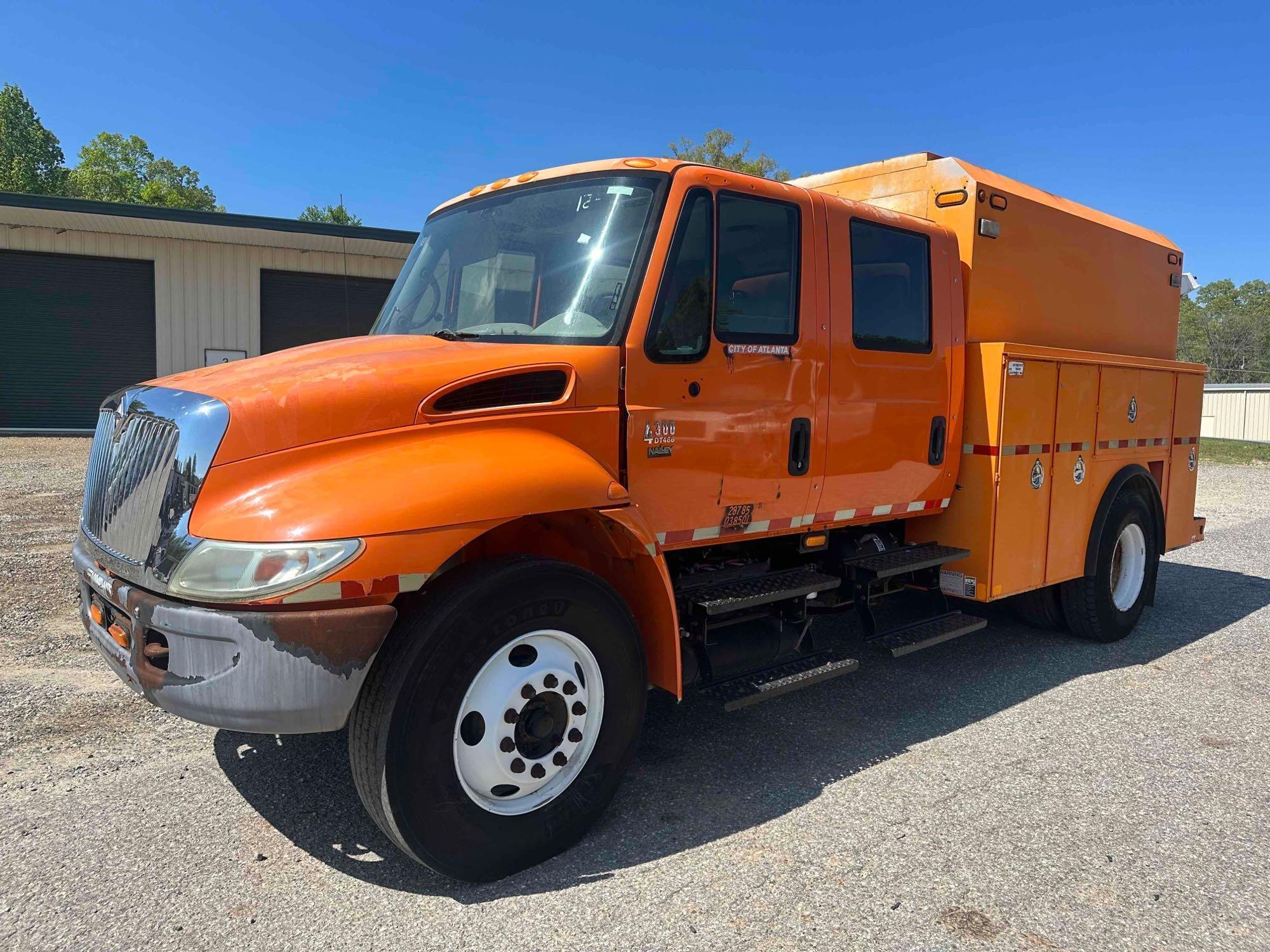 2006 International 4300 Crew Cab Service Truck, VIN # 1HTMMAAR96H309908 (A44391)