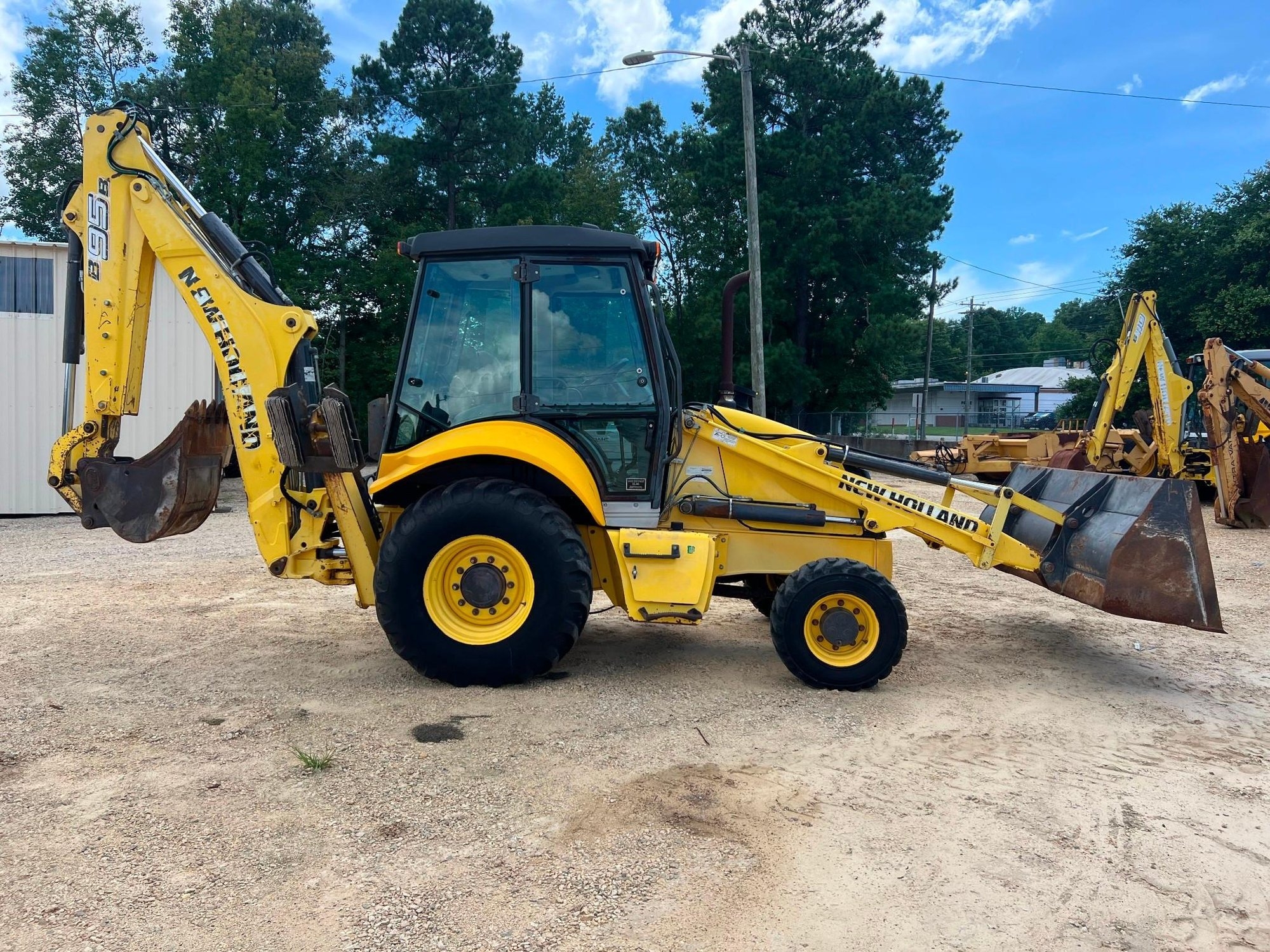 2011 New Holland B95B Cab MFWD Loader Backhoe (A55218)