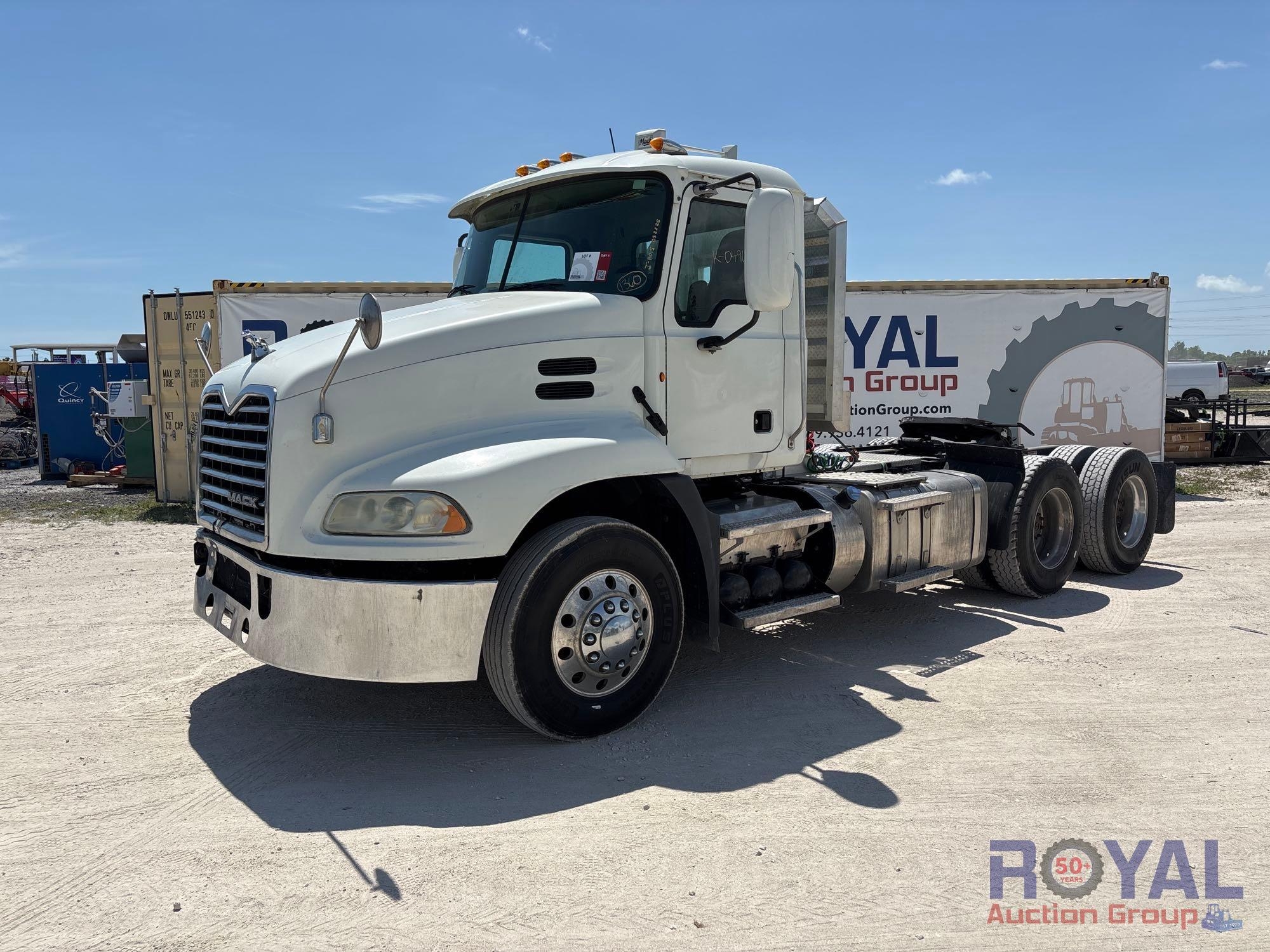 2014 Mack CXU (Pinnacle) Truck-Tractor (A46683)