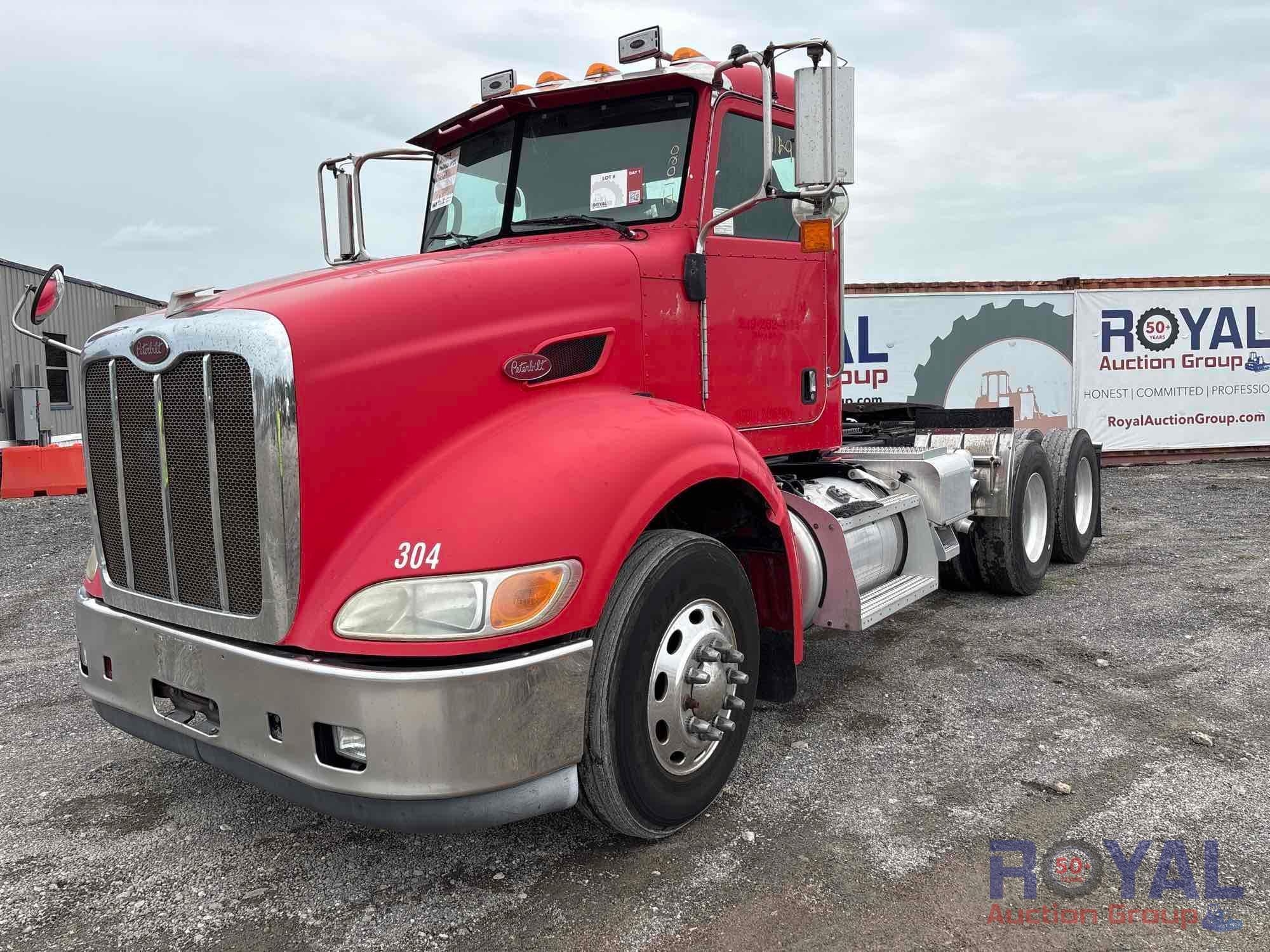 2009 Peterbilt 384 T/A Wet Kit Day Cab Truck Tractor (A50323)