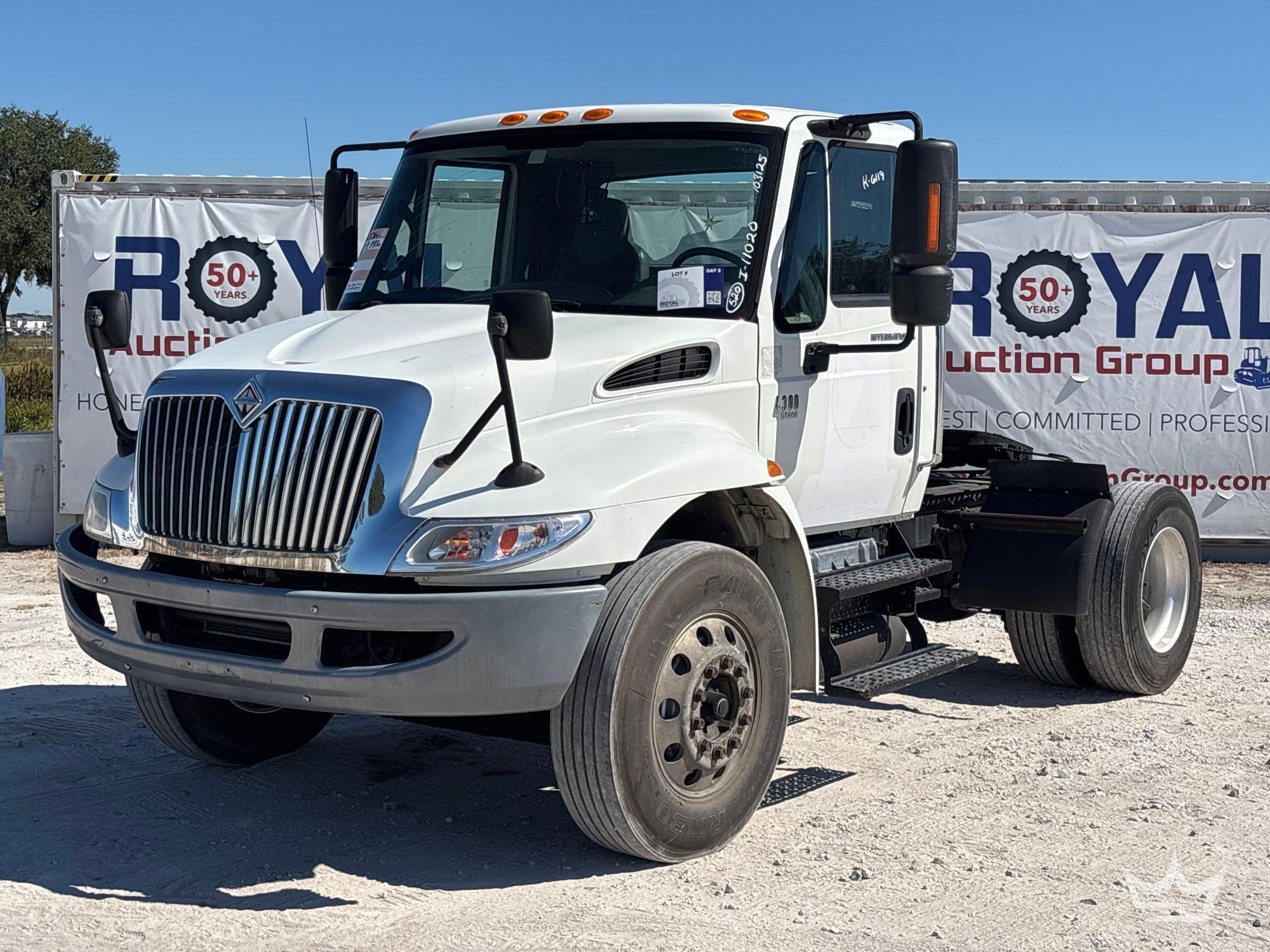 2006 International 4300 S/A Truck Tractor (A55852)