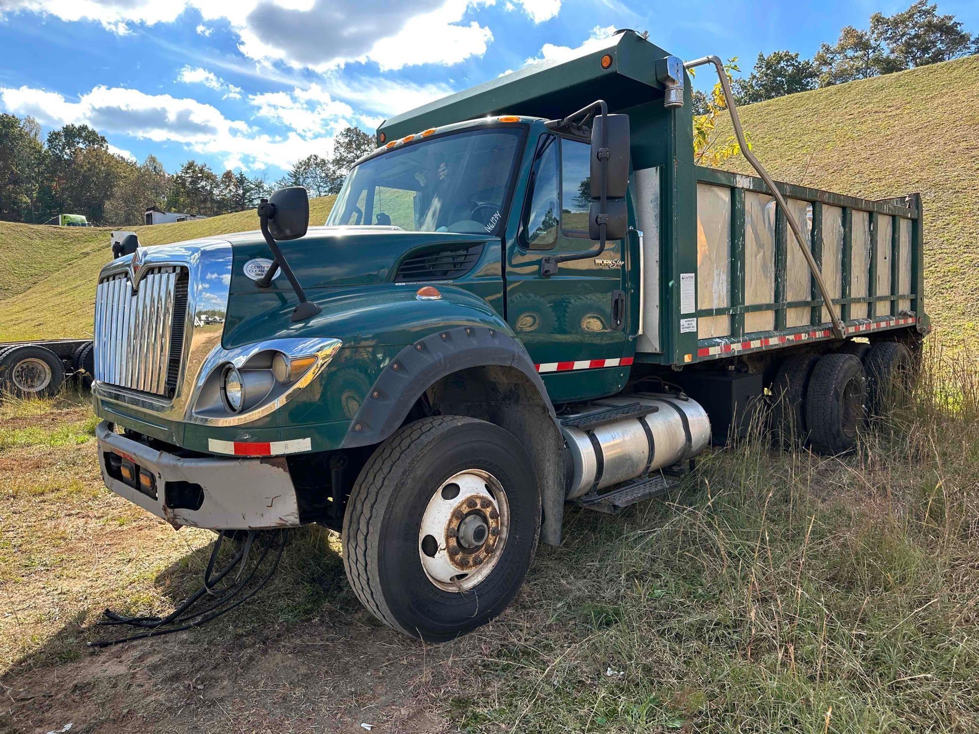2015 International WorkStar 7600 Tandem Dump Truck, VIN # 1HTGSSNT8FH507443 (A54865)