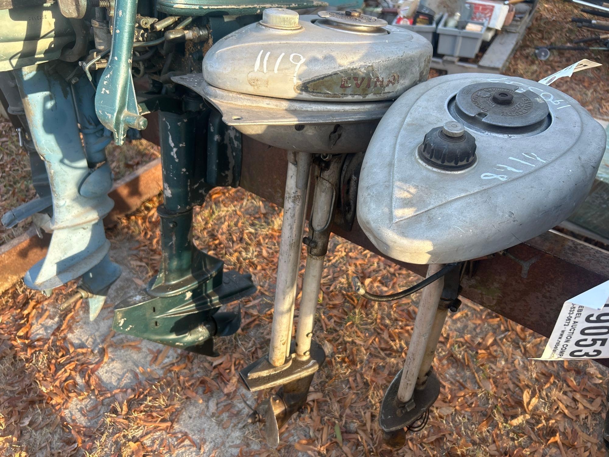 VINTAGE EVINRUDE MOTOR (A58374)