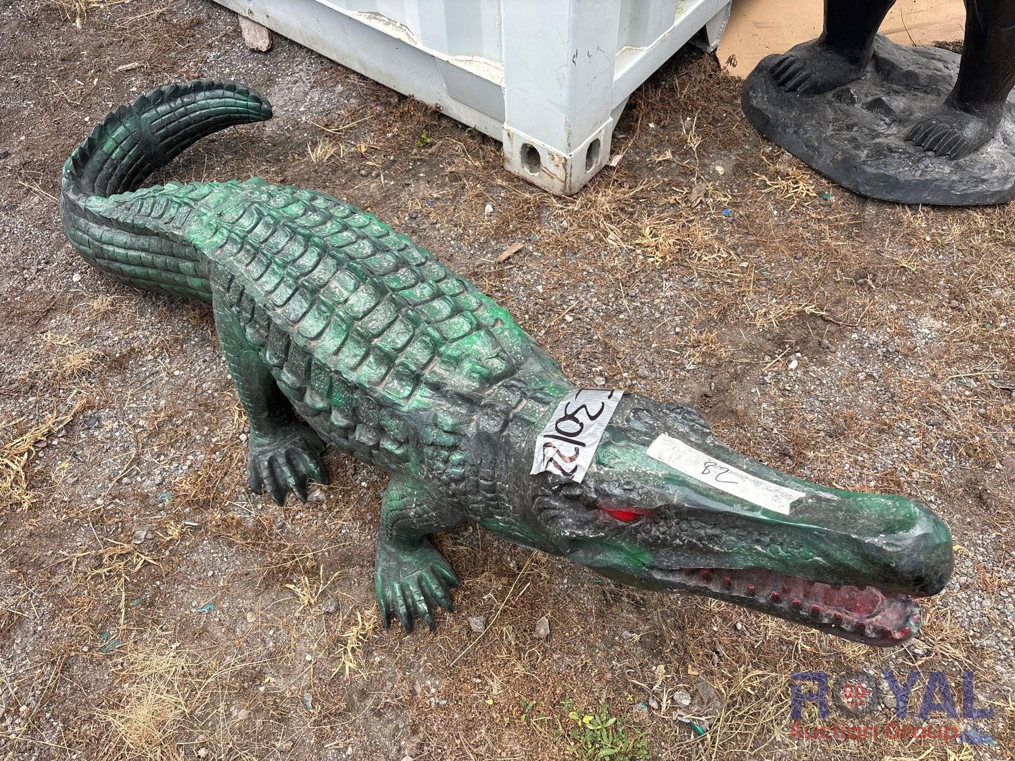 Decorative Alligator Statue (A55758)