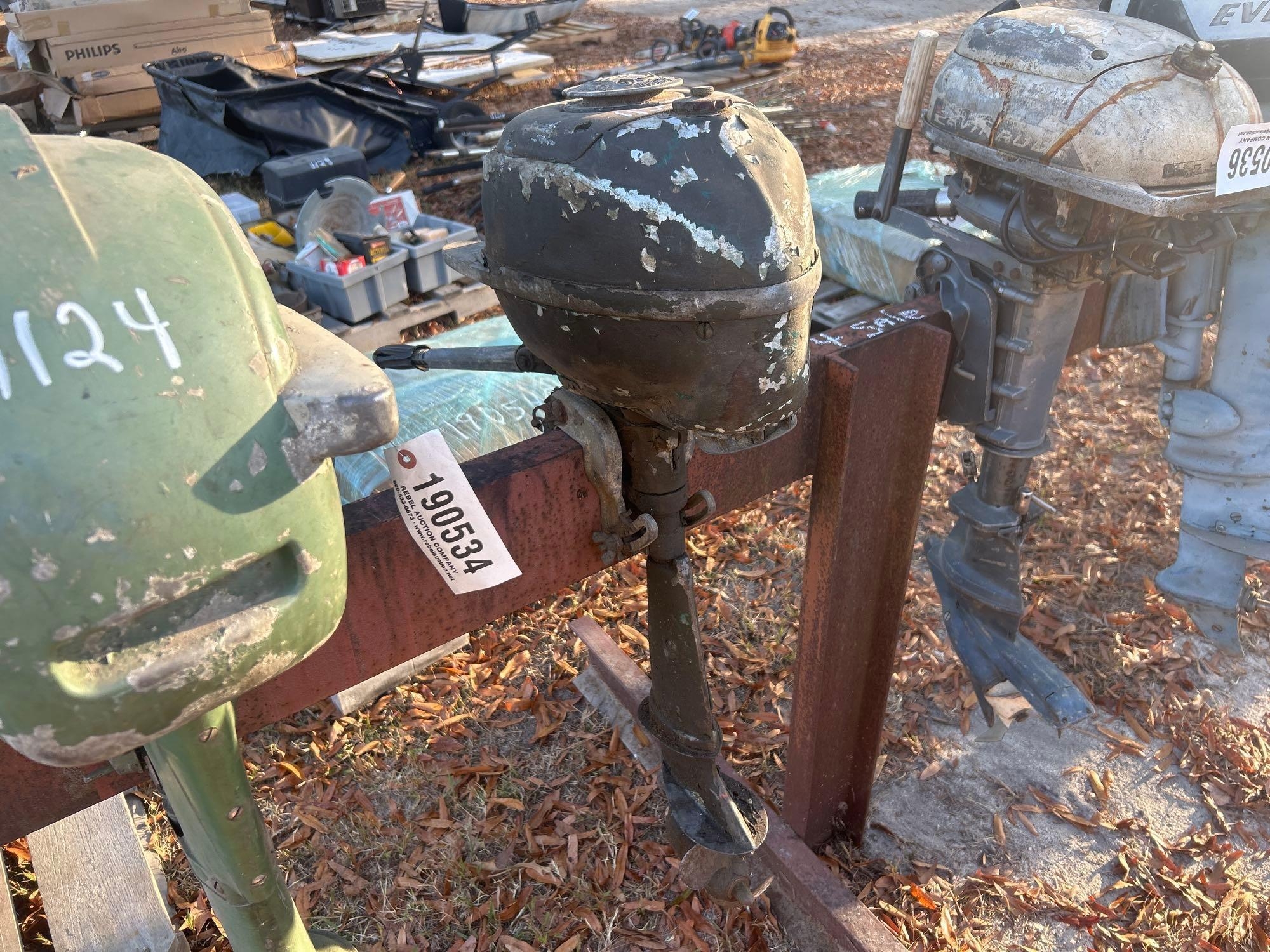 VINTAGE JOHNSON OUTBOARD MOTOR (A58374)