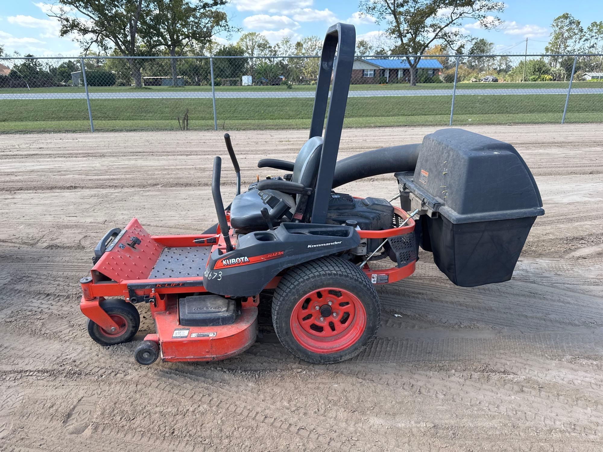 KUBOTA ZG1235 ZERO TURN MOWER (A57192)