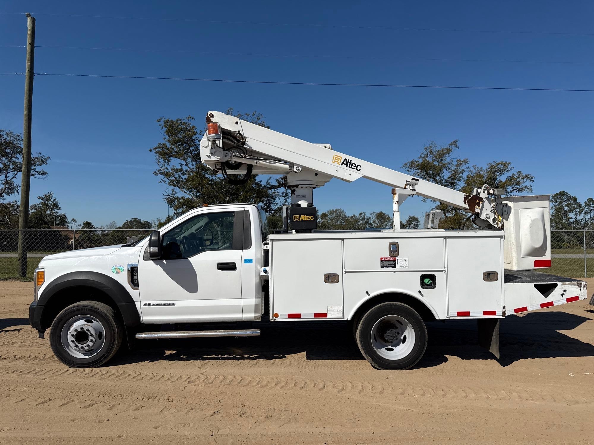 2017 FORD F-450 XL BUCKET TRUCK (A58375)