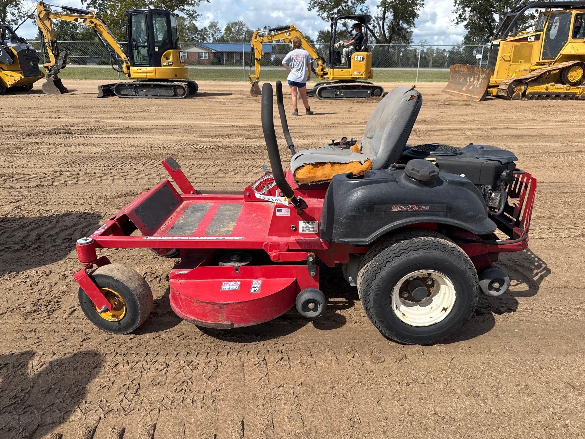BIG DOG C-142 ZERO TURN LAWN MOWER (A54756)